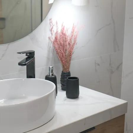 Downtown Thessaloniki Deluxe - Ote Tower Home Apartment